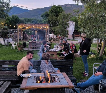 convivialità e cibo rustico all'interno del Ranch